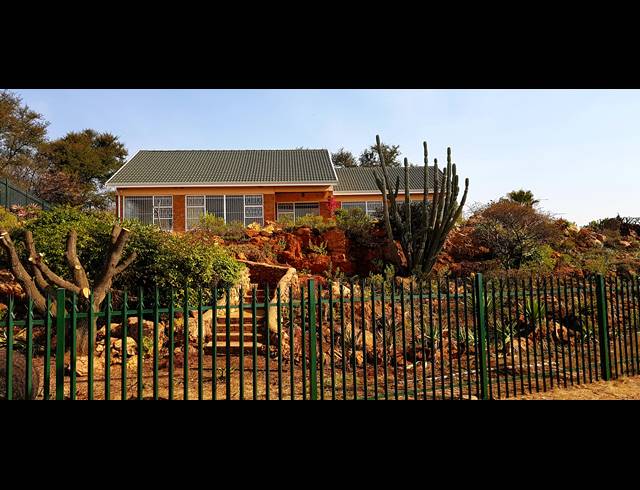 4 bed property to rent in WILRO PARK